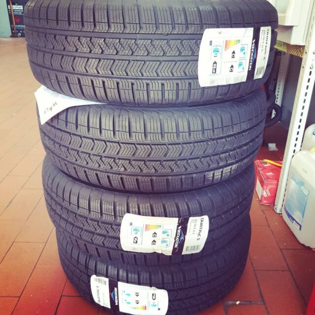 Es gibt einen neuen Satz Reifen zu montieren. Geliefert von unserem regionalen Partner #reifenwolf Gerne bereiten wir euch ein Angebot
#reifen #badvilbel #servic #bmw #liquimoly #regional #werkstatt #mercedes #kfz #wartung