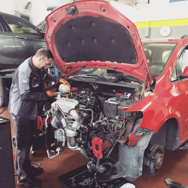 Eine OP am offenen ❤ to be continued...
#mdreparaturwerk #dasreparaturwerk #kfzwerkstatt #frankfurtammain #werkstatt #badvilbel #badvilbelheilsberg #cartuning #autotuning #kfzmeister #autoteile #autowerkstatt #autoliebe #autoreparatur #bmw #mercedes #audi #opel #vw #ford #freiewerkstatt #fahrzeugpflege #seat #skoda #porsche #reifenwechsel #terminvereinbaren